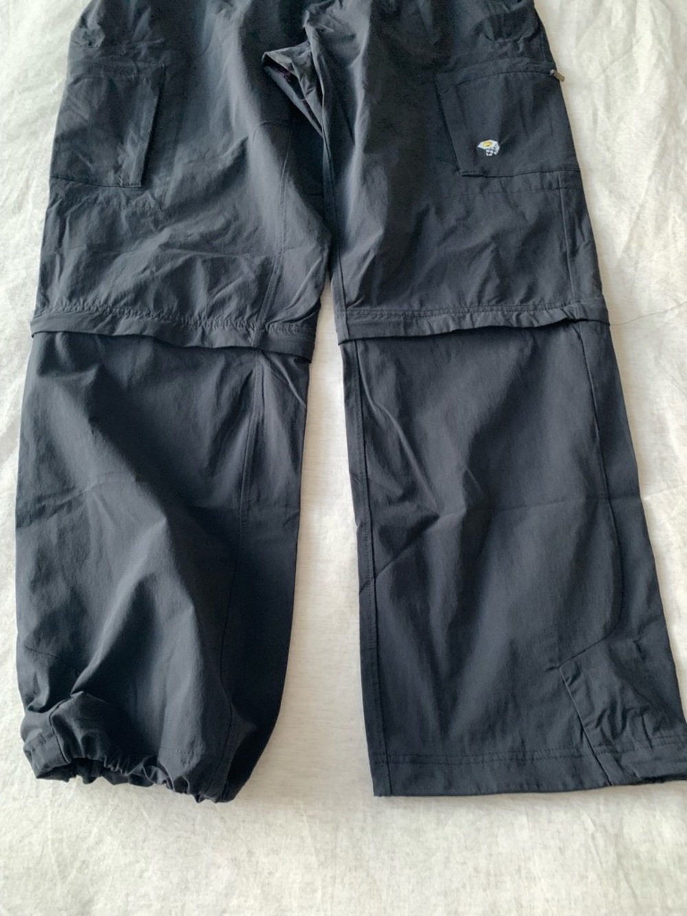 Mountain Hardwear Women's Yuma Convertible Cargo Pants black size 14 for hiking - Picture 14 of 15